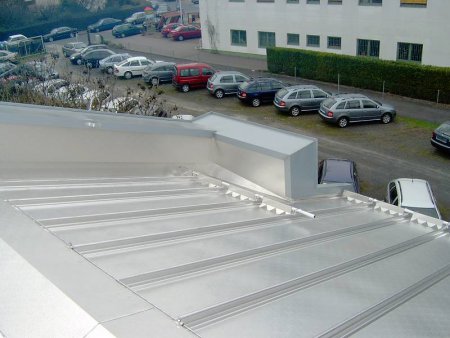 Detail, geneigtes Dach